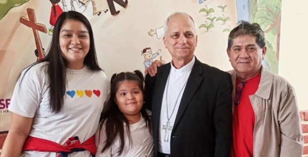 Mildred, a afilhada peruana de Papa Leão XIV conta sua história