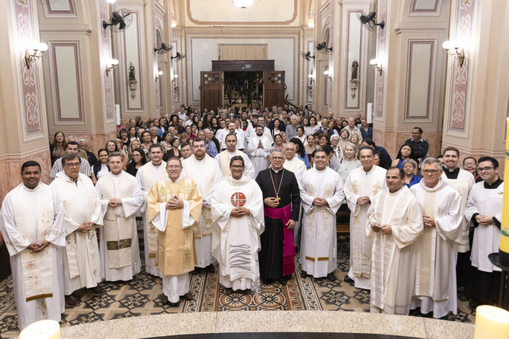 ‘Eis-me aqui, Senhor’: Padre Roberto Moura celebra 30 anos de sacerdócio