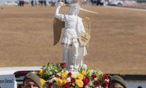 12/8/2025 | Brasil é consagrado a São Miguel Arcanjo em sessão solene da Câmara dos Deputados
O Fiel Católico | FLSP