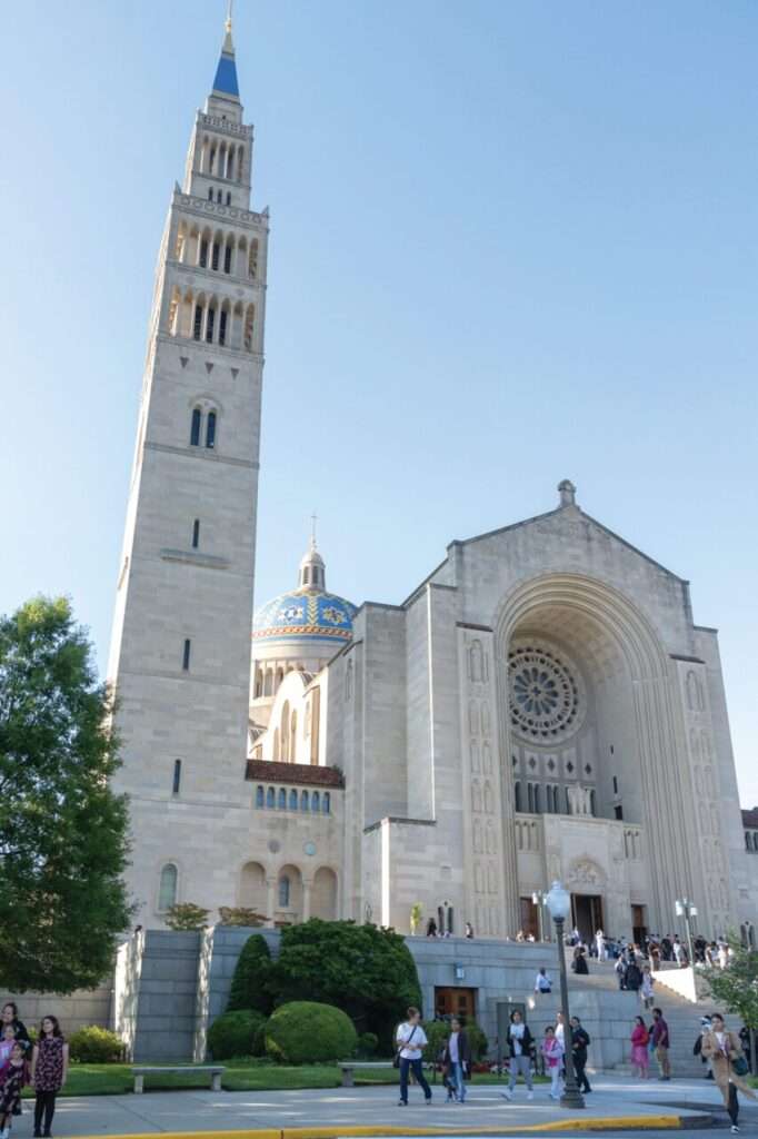 Maior basílica dos Estados Unidos tem mais de 80 capelas dedicadas à Virgem Maria