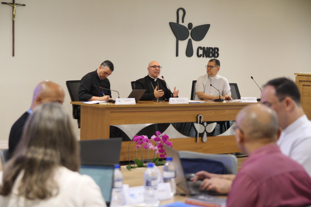 Secretários executivos dos regionais da CNBB participam de encontro na sede da Conferência, em Brasília