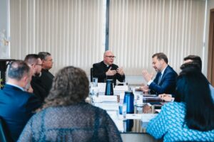 Secretário-geral da CNBB recebe em reunião institucional o ministro chefe da secretária-geral do Governo Federal