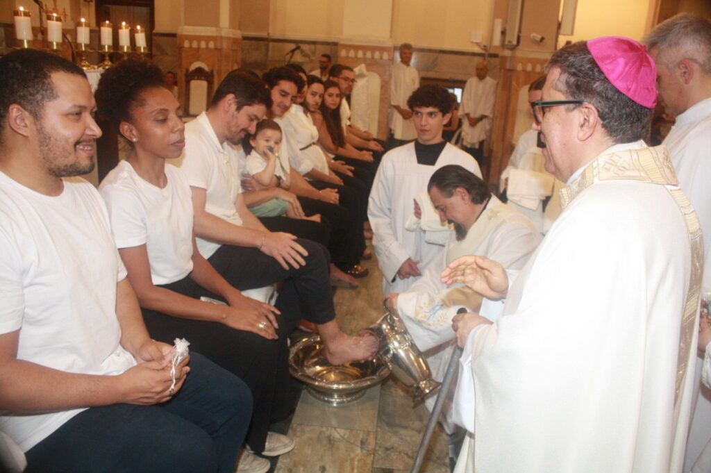 Dom Edilson preside celebrações do Tríduo Pascal e de Páscoa na Lapa