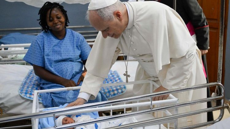 Em Camarões, Papa Leão XIV visita Hospital Católico São Paulo