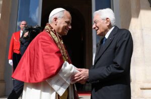 Mattarella ao Papa: uno-me aos seus apelos pela paz, restaurar o diálogo