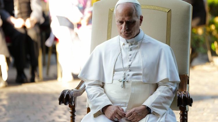 Papa Leão XIV na récita do Rosário: mesmo neste tempo de tensão e conflitos, a paz é possível