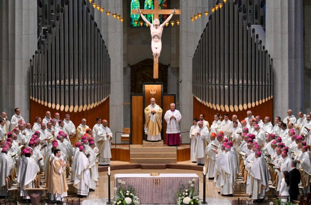 Leão XIV na Sagrada Família: não podemos acreditar em Jesus e promover a guerra
