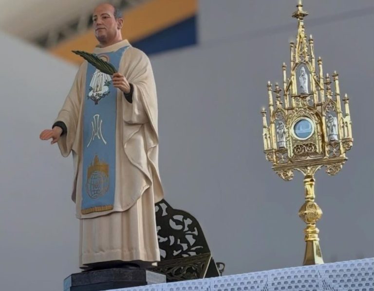 Milhares de fiéis participam da beatificação do Padre Nazareno Lanciotti em Jauru (MT)