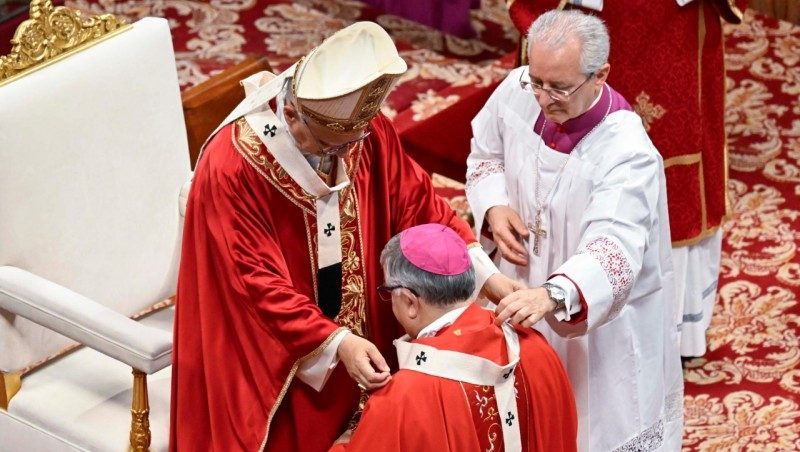 Quatro arcebispos brasileiros recebem o pálio arquiepiscopal na Solenidade de São Pedro e São Paulo