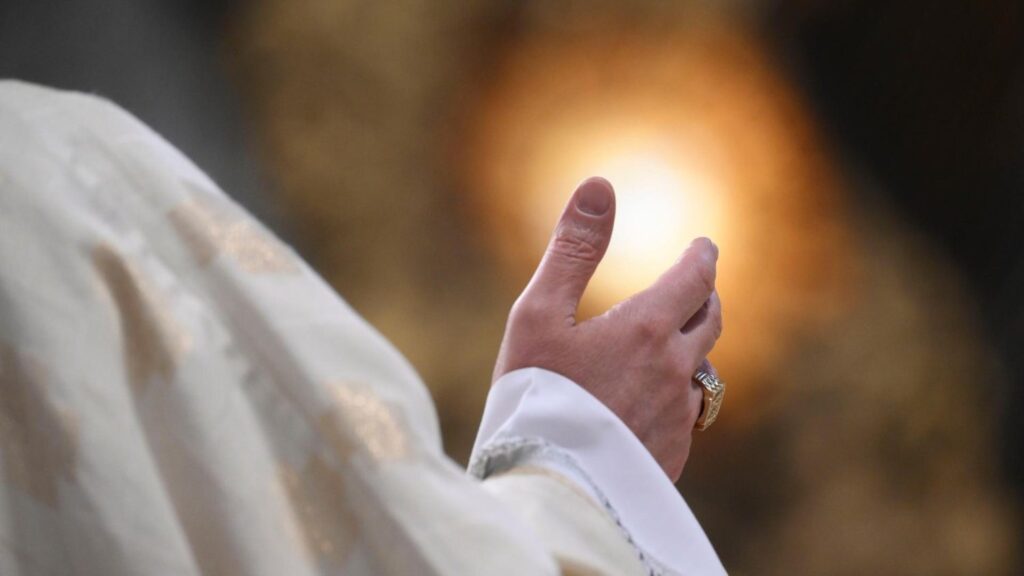 Declínio, ressurgimento e quebra de estereótipos: um panorama do estado das vocações e ordenações sacerdotais na França e Itália
