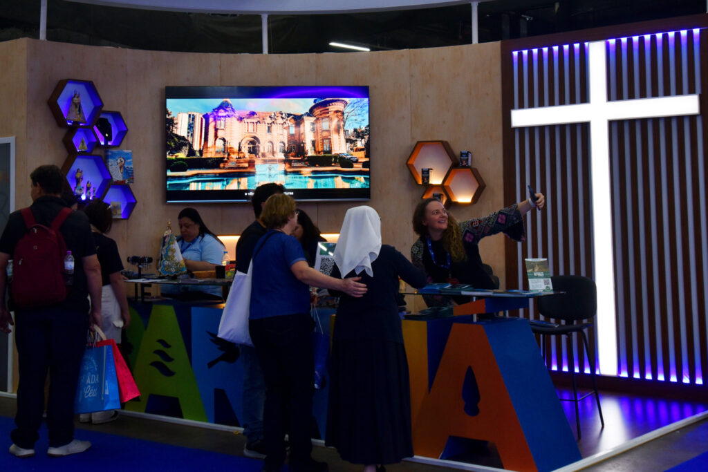 Na ExpoCatólica, estados divulgam devoções e roteiros de turismo religioso