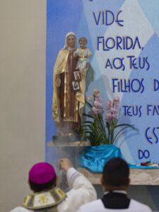 Na festa de Nossa Senhora do Carmo, Dom Cícero destaca Maria como mãe da família de Deus