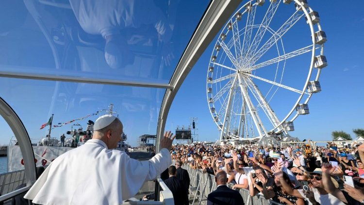 Papa: o mundo oferece lazer que dispersa; descansar é ‘voltar a si mesmo’