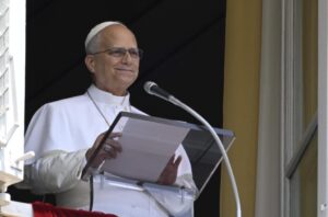 ‘Cristo sacia nossa fome de verdade e de vida’