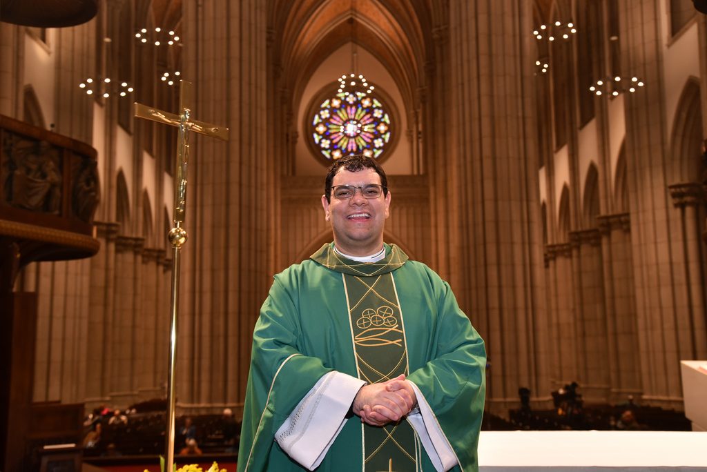Padre Álvaro Moreira toma posse como Cura Auxiliar da Catedral da Sé